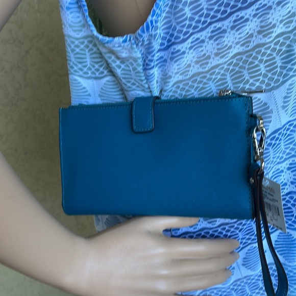 MICHAEL KORS LG DOUBLE ZIP WRISTLET LAGOON LEATHER - Picture 14 of 16